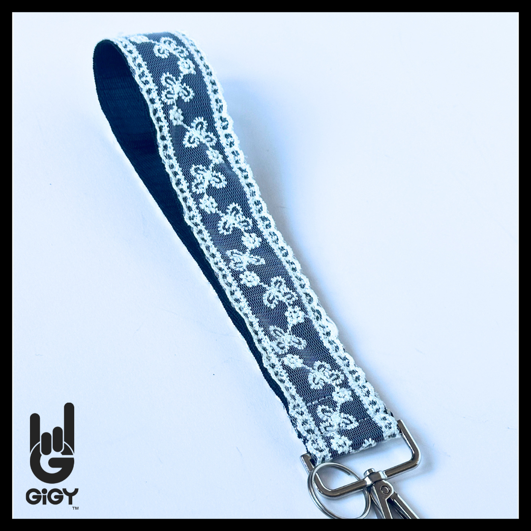 Lacey Vine Wristlet Strap